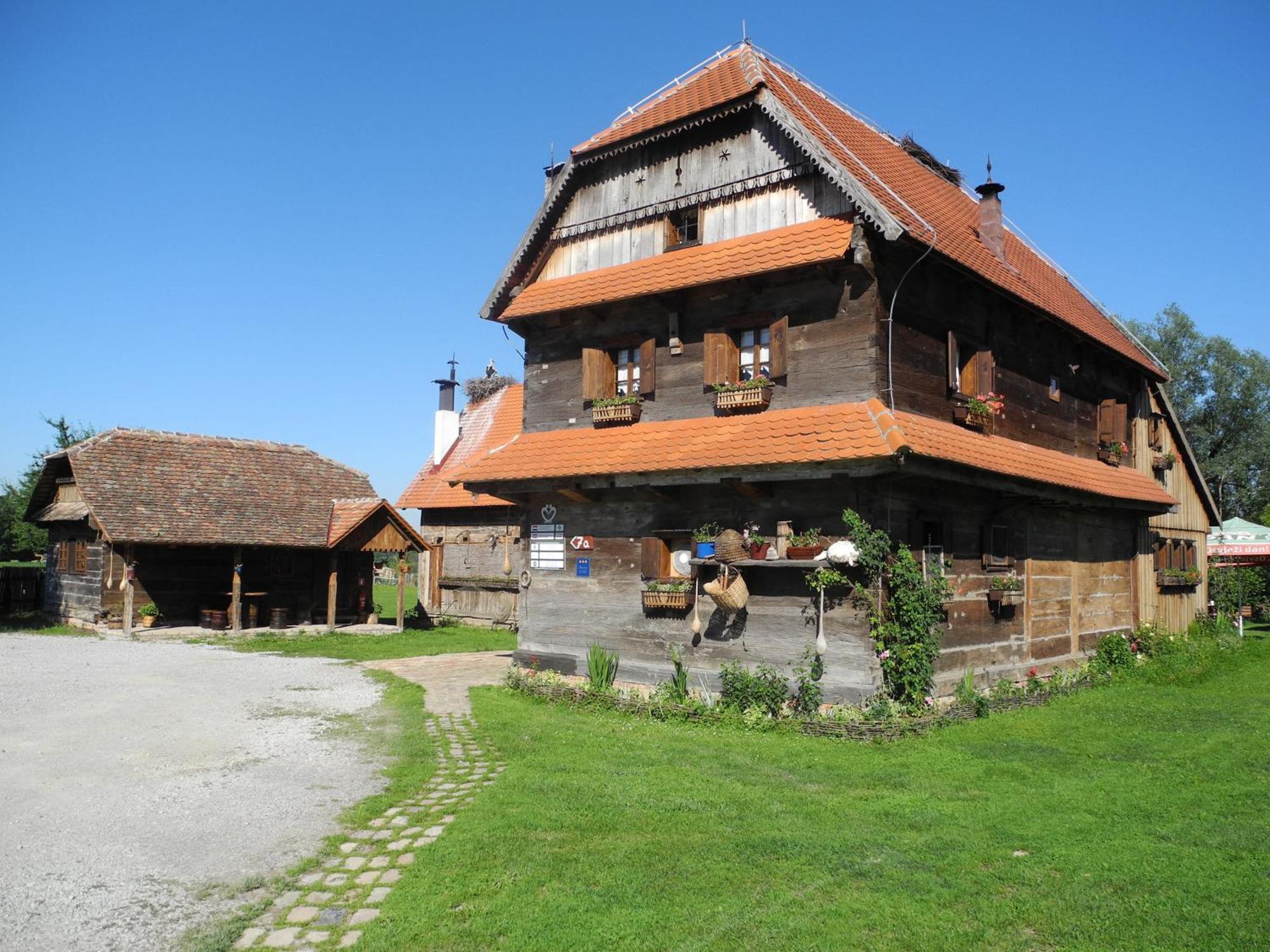 Tradicije Cigoc Hotell Exteriör bild