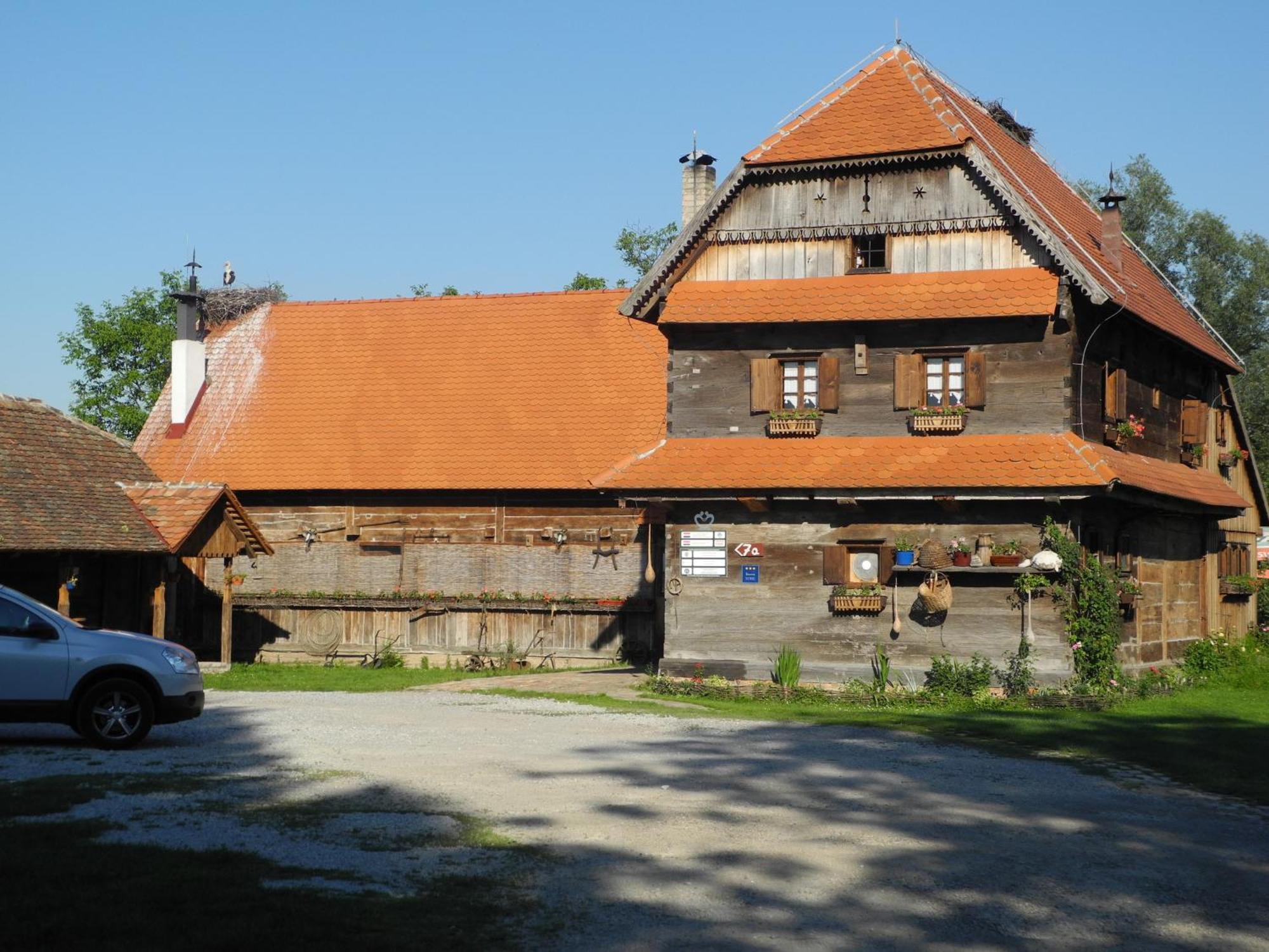 Tradicije Cigoc Hotell Exteriör bild